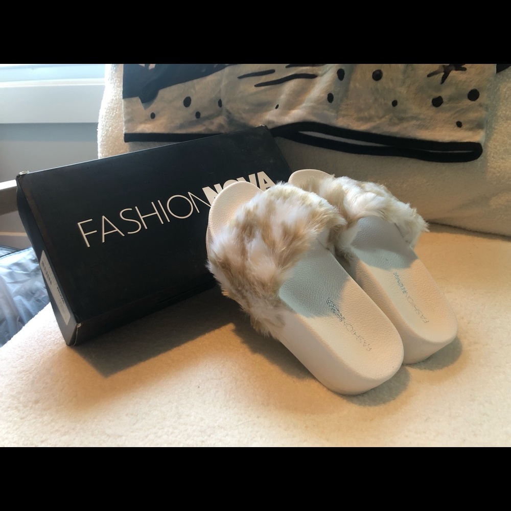 Fashion Nova Tracy fur slides